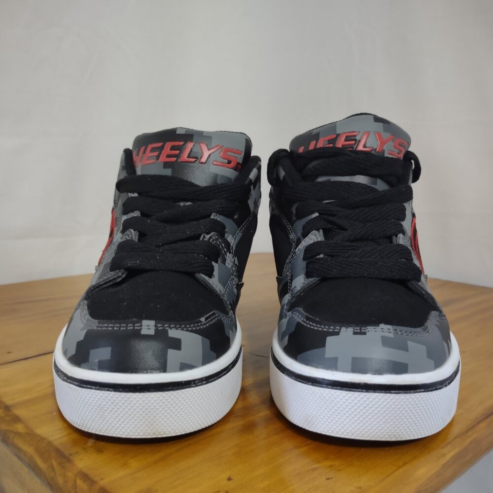 HEELYS Boys Black, Red & Grey Skate Sneakers Size 4 - Picture 2 of 8